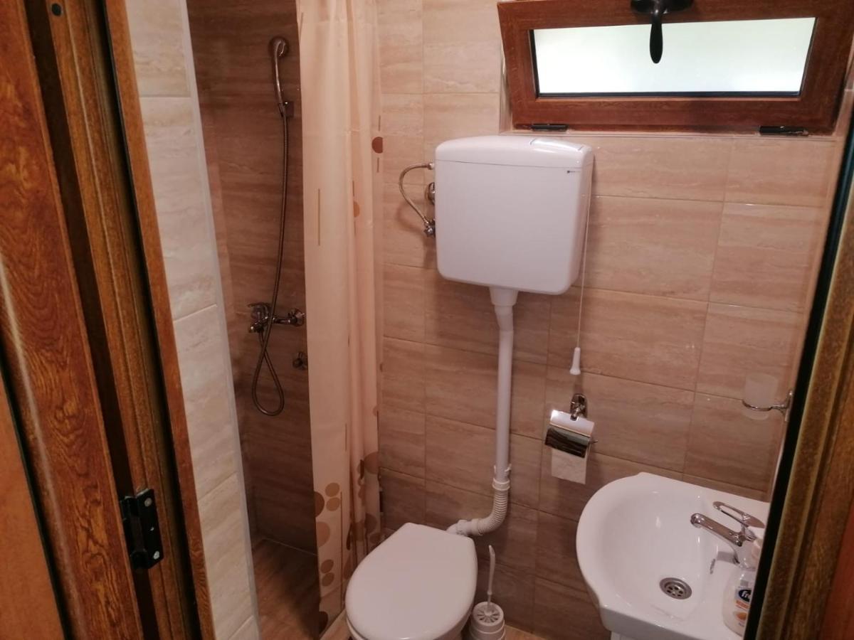 Vikendica Matovic Ovcar Banja Apartment ภายนอก รูปภาพ